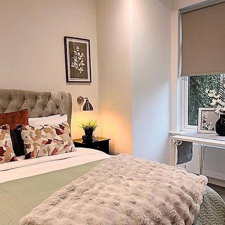 The River House - Designer Home Теддингтон Экстерьер фото